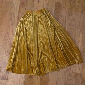 Nordstrom Rack Mustard Pleated Velvet Skirt